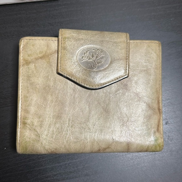 Buxton Vintage Heiress Kisslock Leather Wallet In Gold - Picture 1 of 10